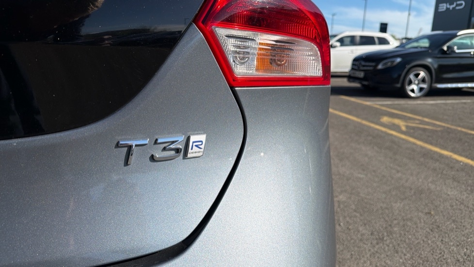 Used Volvo V40 2018 for sale - 78198639: Photo 15