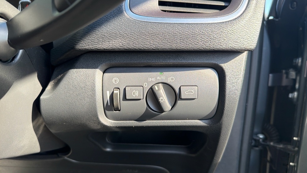 Used Volvo V40 2018 for sale - 78198639: Photo 22