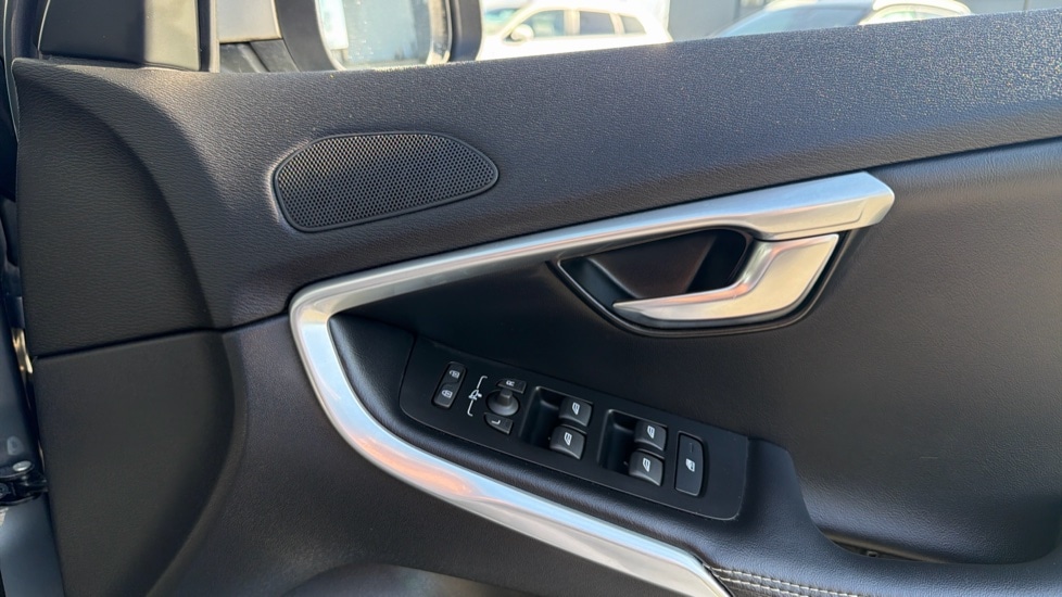 Used Volvo V40 2018 for sale - 78198639: Photo 23