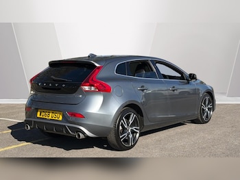 Used Volvo V40 2018 for sale - 78198639: Photo