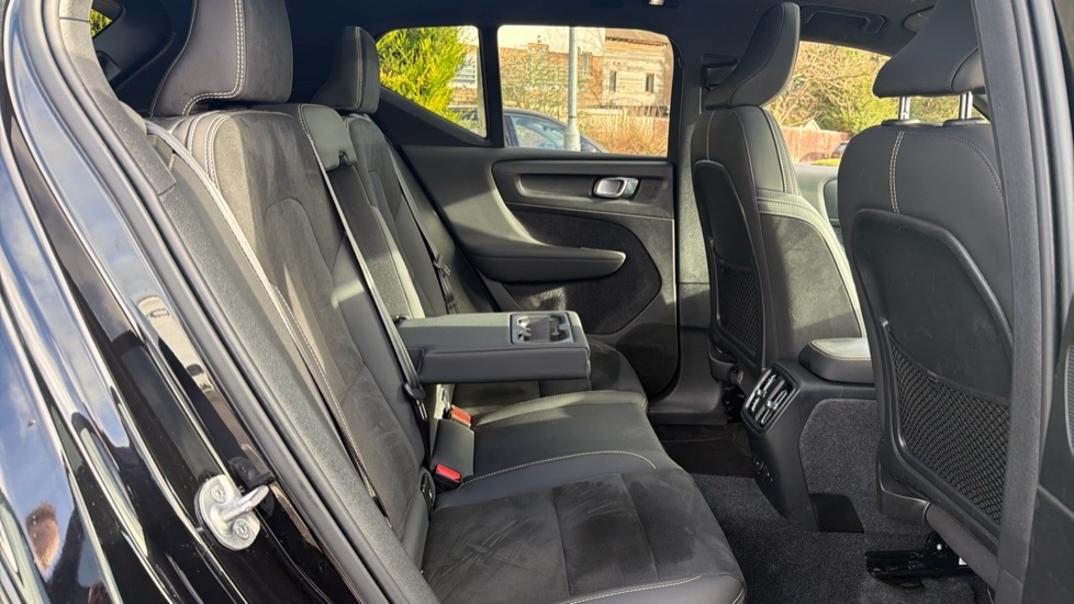 Used Volvo XC40 2023 for sale - 77277512: Photo 6