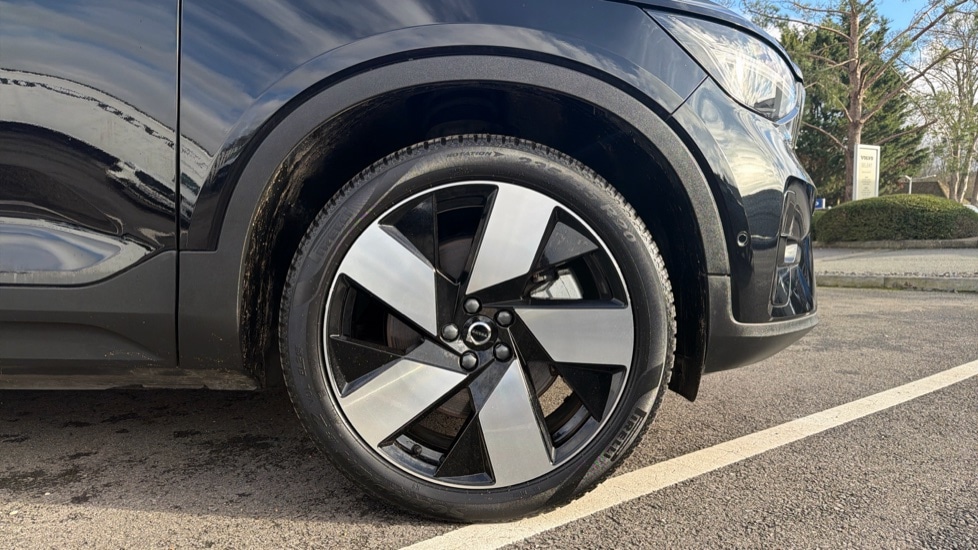 Used Volvo XC40 2023 for sale - 77277512: Photo 9