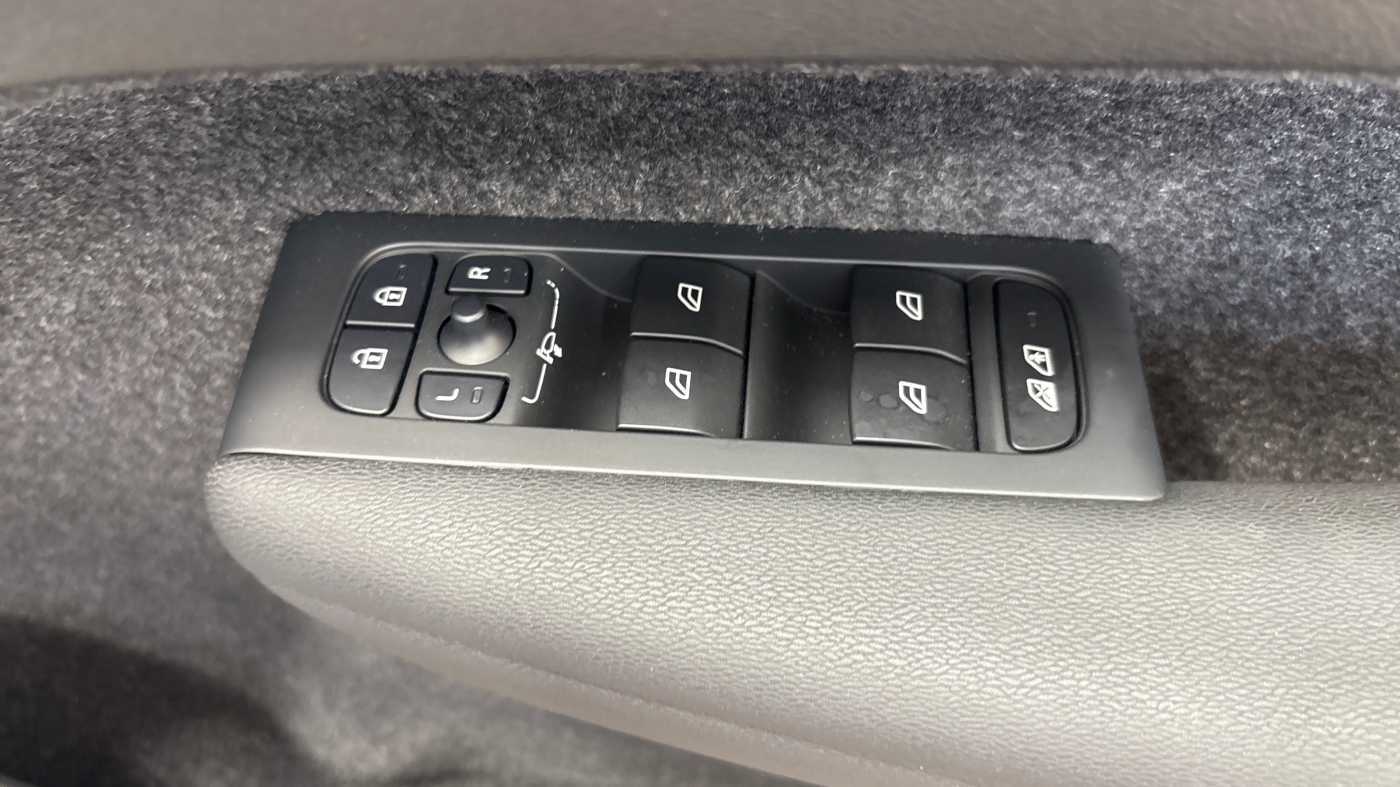 Used Volvo XC40 2024 for sale - 76677078: Photo 24