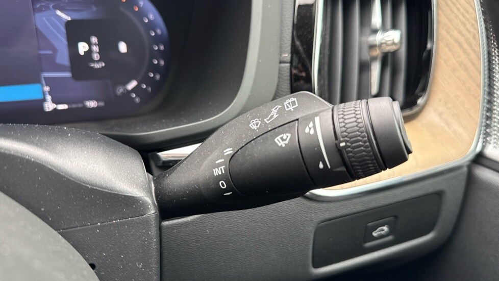 Used Volvo XC60 2025 for sale - 78140369: Photo 21