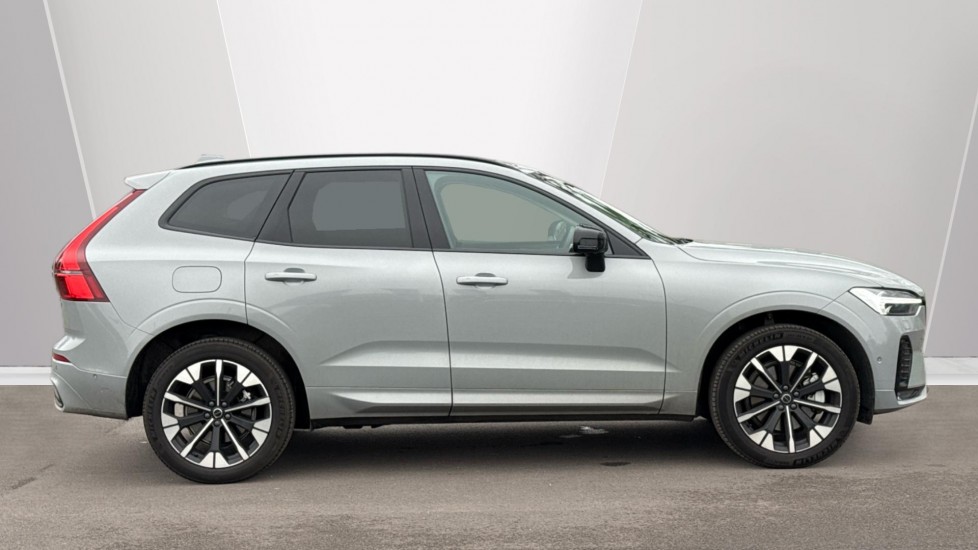 Used Volvo XC60 2025 for sale - 78140369: Photo 3