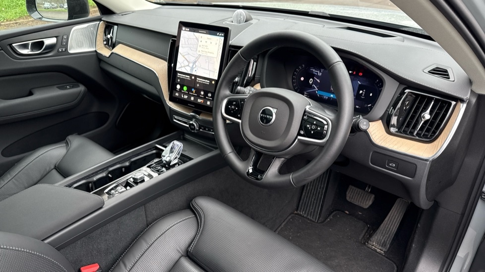 Used Volvo XC60 2025 for sale - 78140369: Photo 4