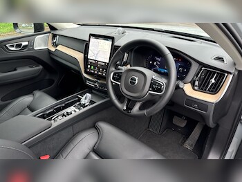 Used Volvo XC60 2025 for sale - 78140369: Photo