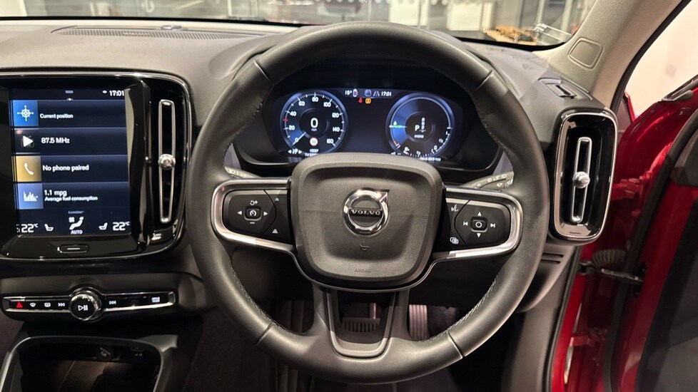 Used Volvo XC40 2023 for sale - 76675824: Photo 10