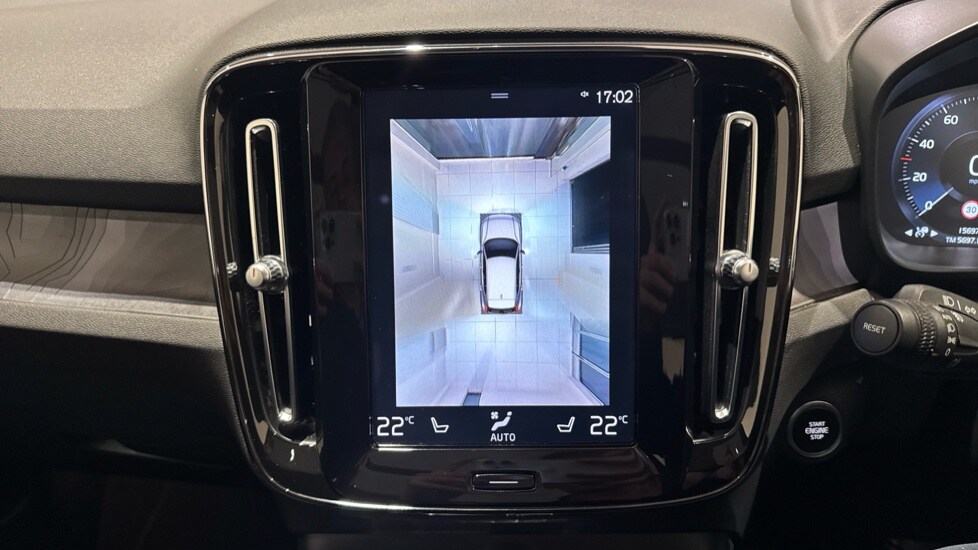 Used Volvo XC40 2023 for sale - 76675824: Photo 17