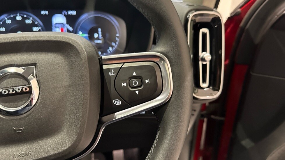 Used Volvo XC40 2023 for sale - 76675824: Photo 20