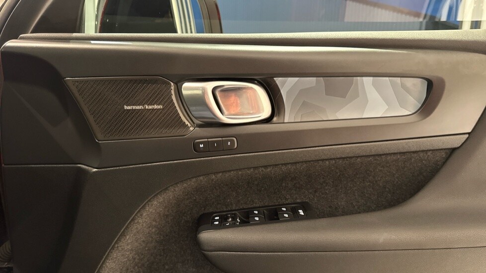 Used Volvo XC40 2023 for sale - 76675824: Photo 22