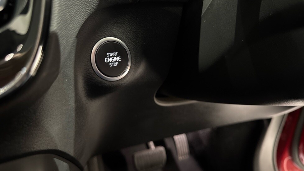 Used Volvo XC40 2023 for sale - 76675824: Photo 25