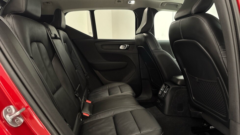 Used Volvo XC40 2023 for sale - 76675824: Photo 6