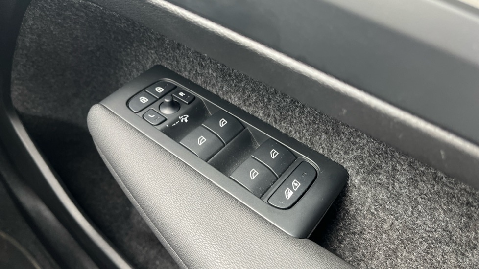 Used Volvo XC40 2025 for sale - 77641285: Photo 22