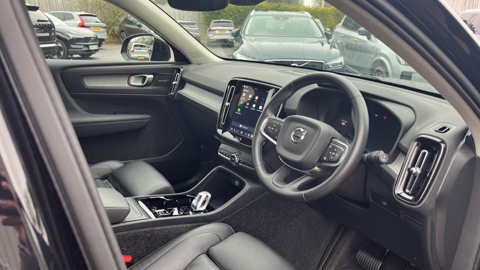 Used Volvo XC40 2025 for sale - 77641285: Photo 4