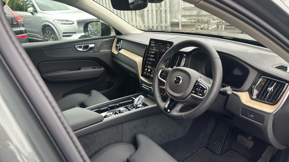 Used Volvo XC60 2025 for sale - 76678388: Photo 4