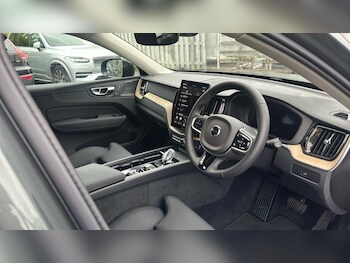 Used Volvo XC60 2025 for sale - 76678388: Photo