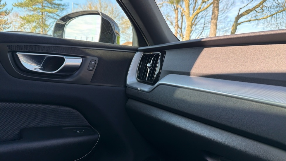 Used Volvo XC60 2019 for sale - 78018549: Photo 23