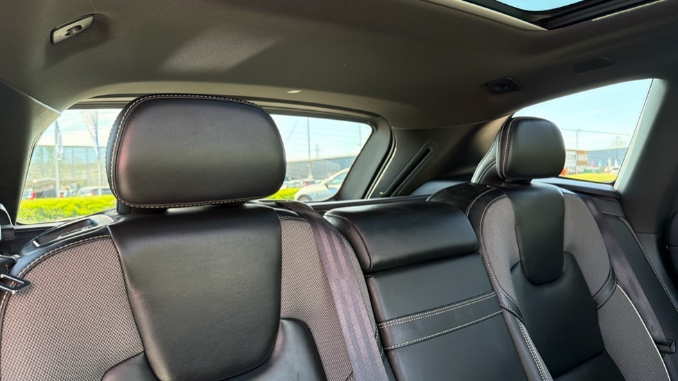 Used Volvo XC60 2019 for sale - 78018549: Photo 6