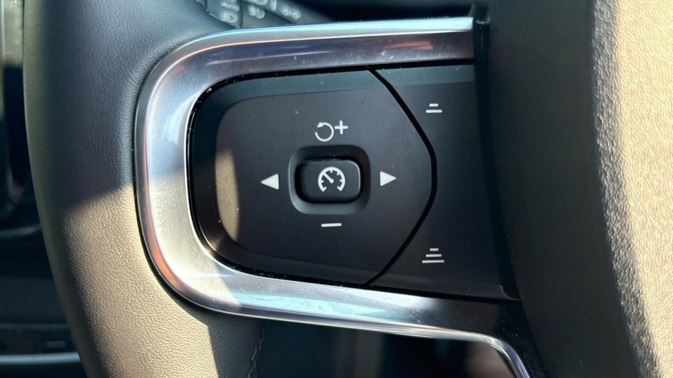 Used Volvo XC40 2025 for sale - 78005268: Photo 21