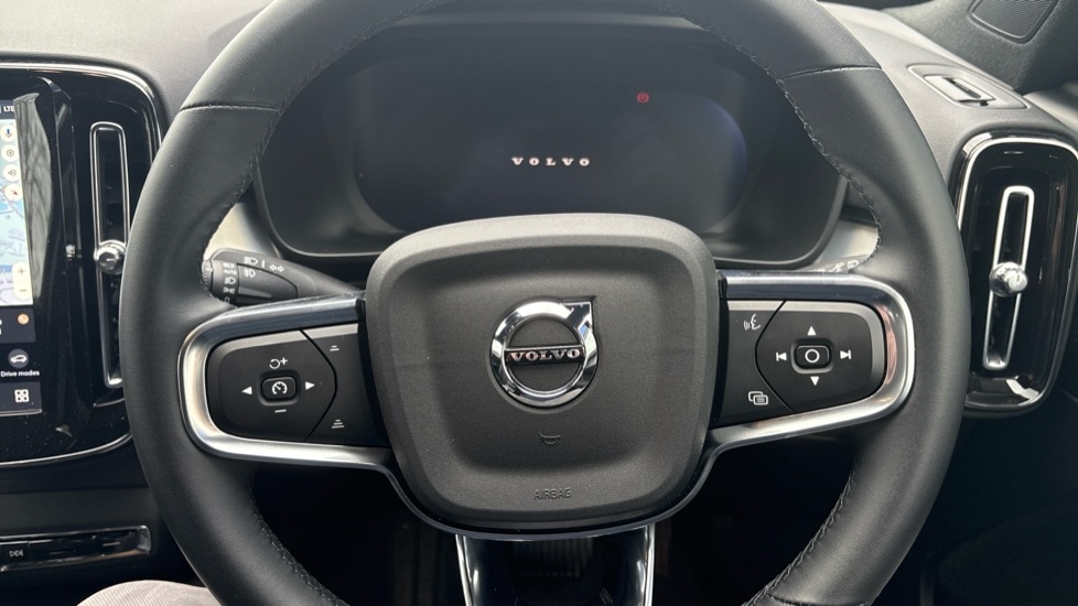 Used Volvo XC40 2025 for sale - 77910879: Photo 10