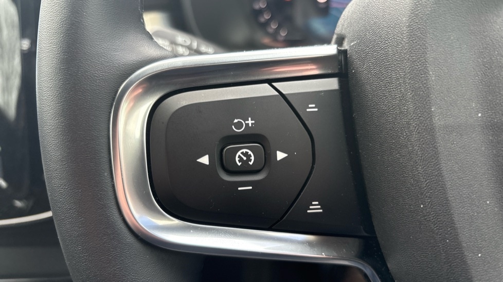 Used Volvo XC40 2025 for sale - 77910879: Photo 21