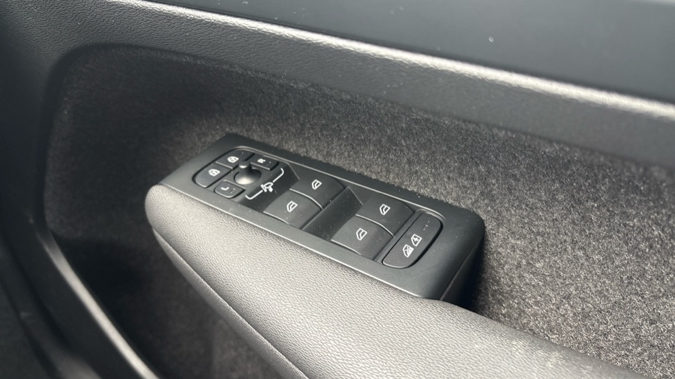 Used Volvo XC40 2025 for sale - 77910879: Photo 24