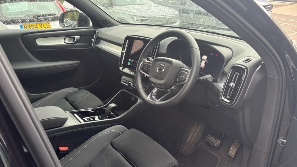 Used Volvo XC40 2025 for sale - 77910879: Photo 7