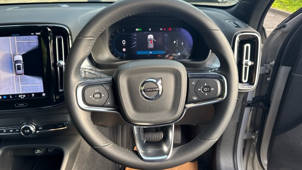 Used Volvo XC40 2023 for sale - 76782454: Photo 10