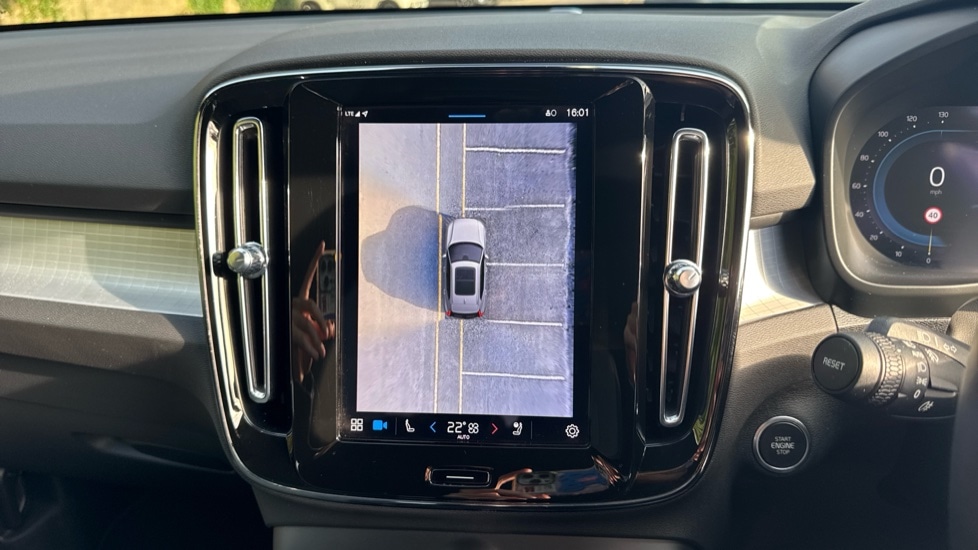 Used Volvo XC40 2023 for sale - 76782454: Photo 12