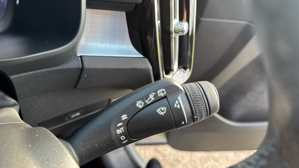 Used Volvo XC40 2023 for sale - 76782454: Photo 21