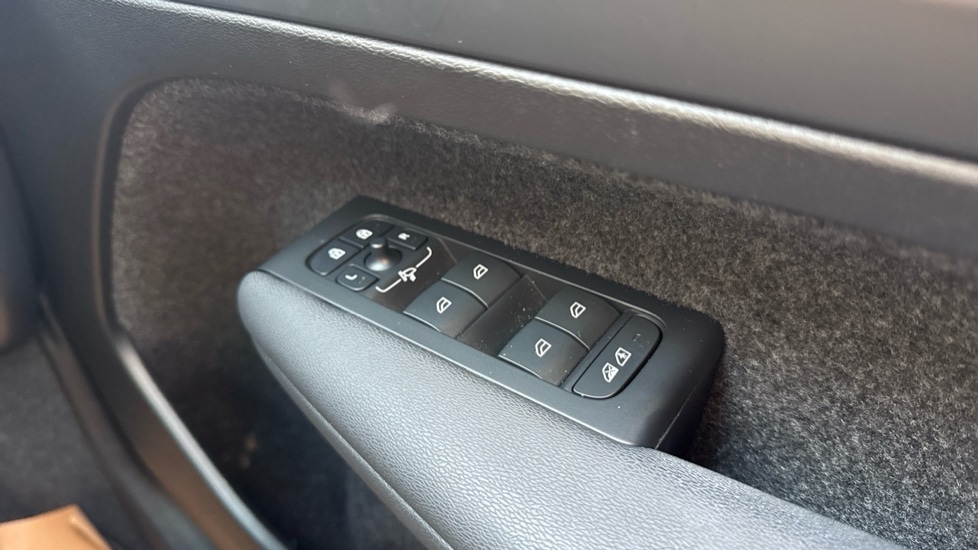 Used Volvo XC40 2023 for sale - 76782454: Photo 22