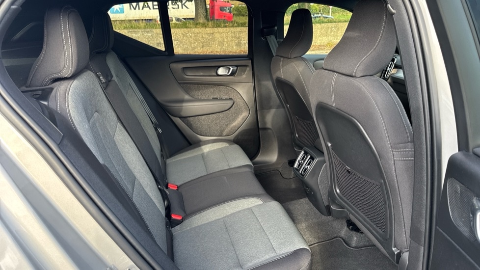 Used Volvo XC40 2023 for sale - 76782454: Photo 6