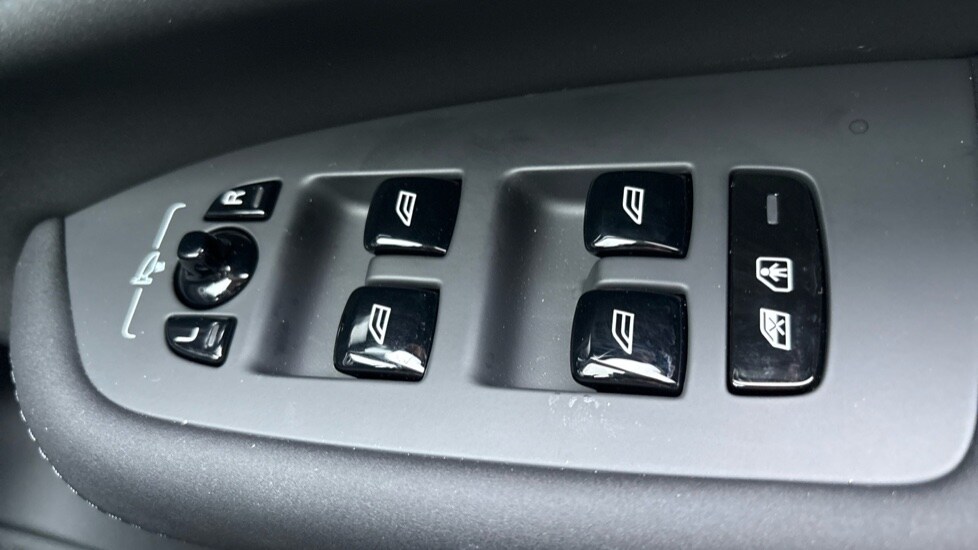 Used Volvo XC90 2025 for sale - 76679854: Photo 23