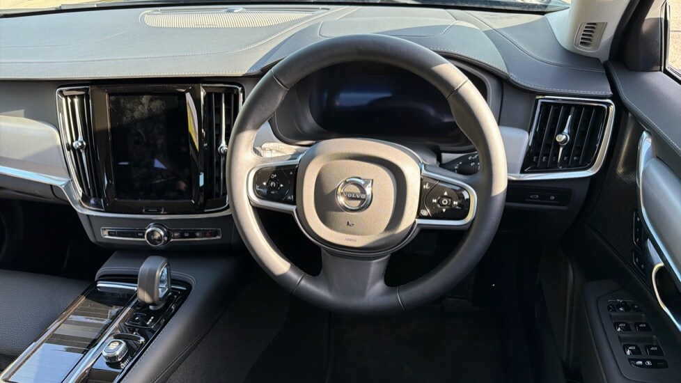 Used Volvo V90 2025 for sale - 78220901: Photo 10