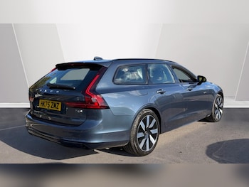 Used Volvo V90 2025 for sale - 78220901: Photo