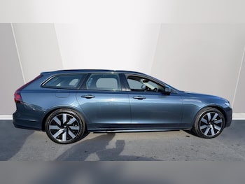 Used Volvo V90 2025 for sale - 78220901: Photo