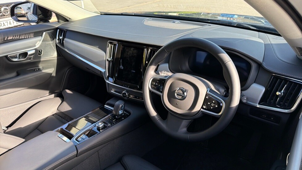 Used Volvo V90 2025 for sale - 78220901: Photo 6