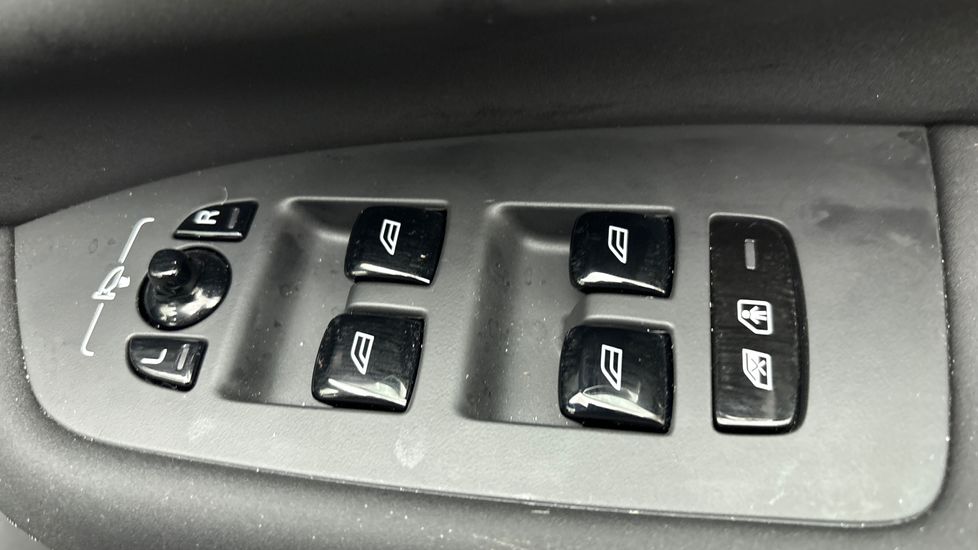 Used Volvo XC90 2025 for sale - 77789608: Photo 25