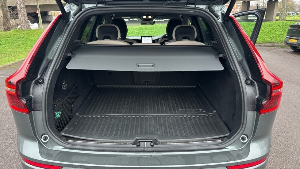 Used Volvo XC60 2025 for sale - 77803351: Photo 13