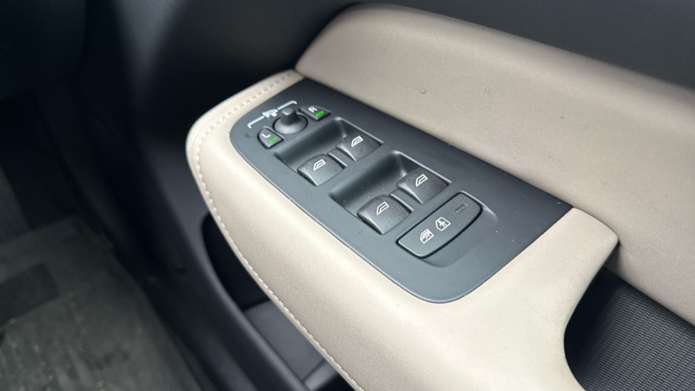 Used Volvo XC60 2025 for sale - 77803351: Photo 22