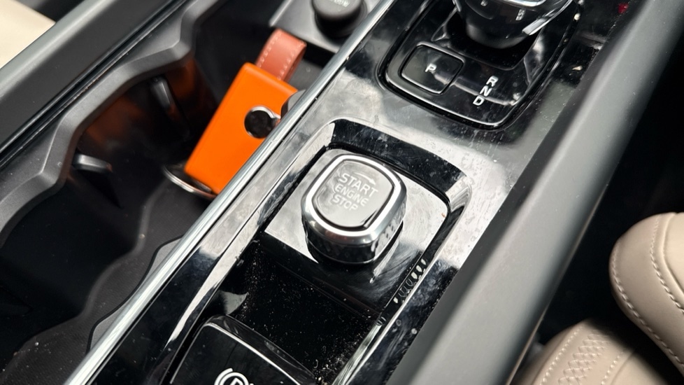 Used Volvo XC60 2025 for sale - 77803351: Photo 25