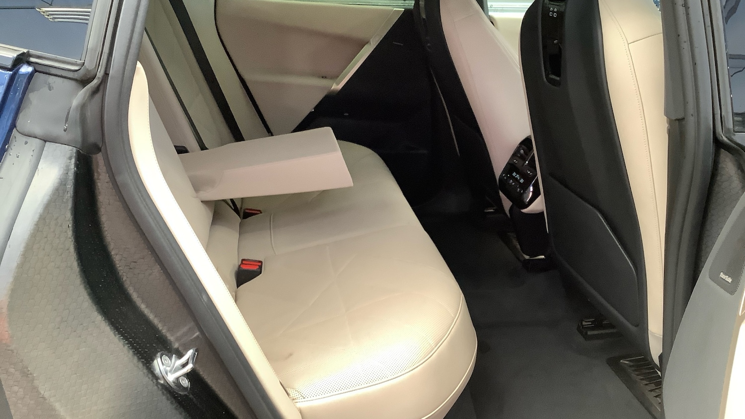 Used BMW iX 2022 for sale - 76077157: Photo 8