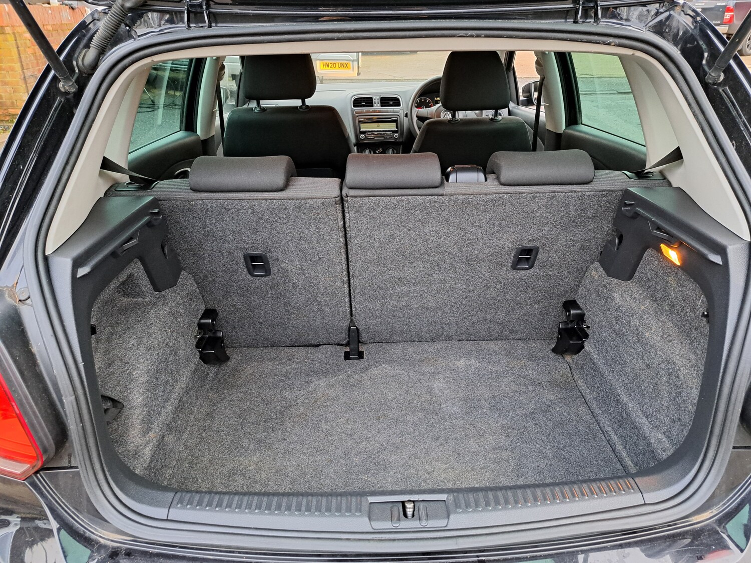 Used Volkswagen Polo 2011 for sale - 76909313: Photo 13