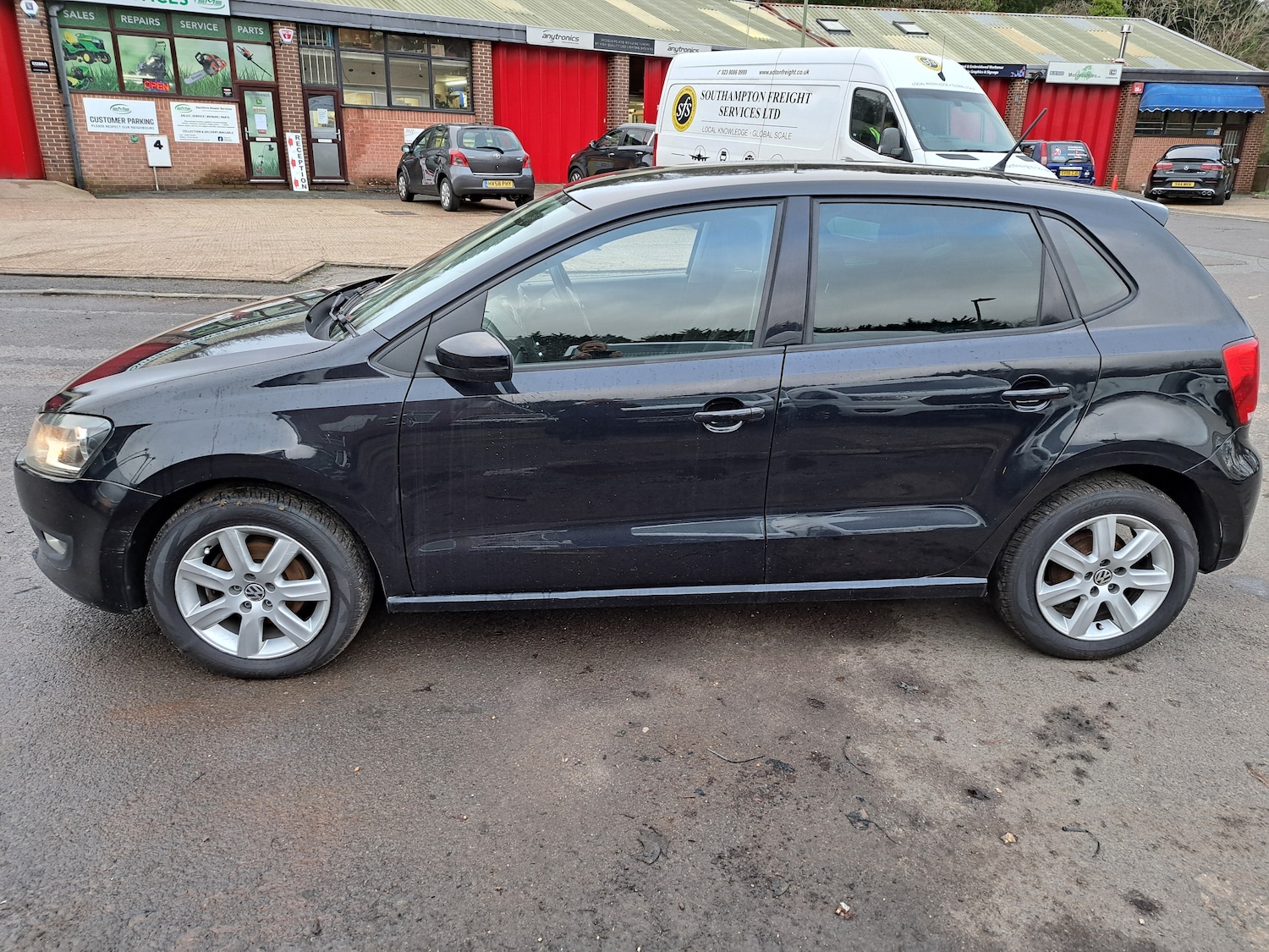 Used Volkswagen Polo 2011 for sale - 76909313: Photo 4