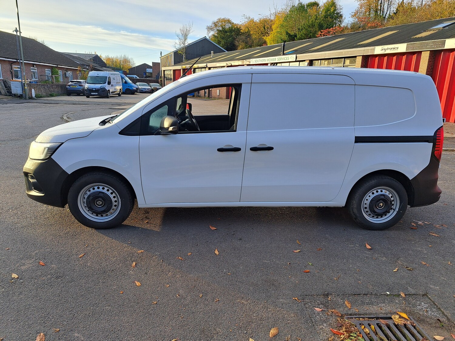 Used Renault Kangoo 2024 for sale - 76157877: Photo 4