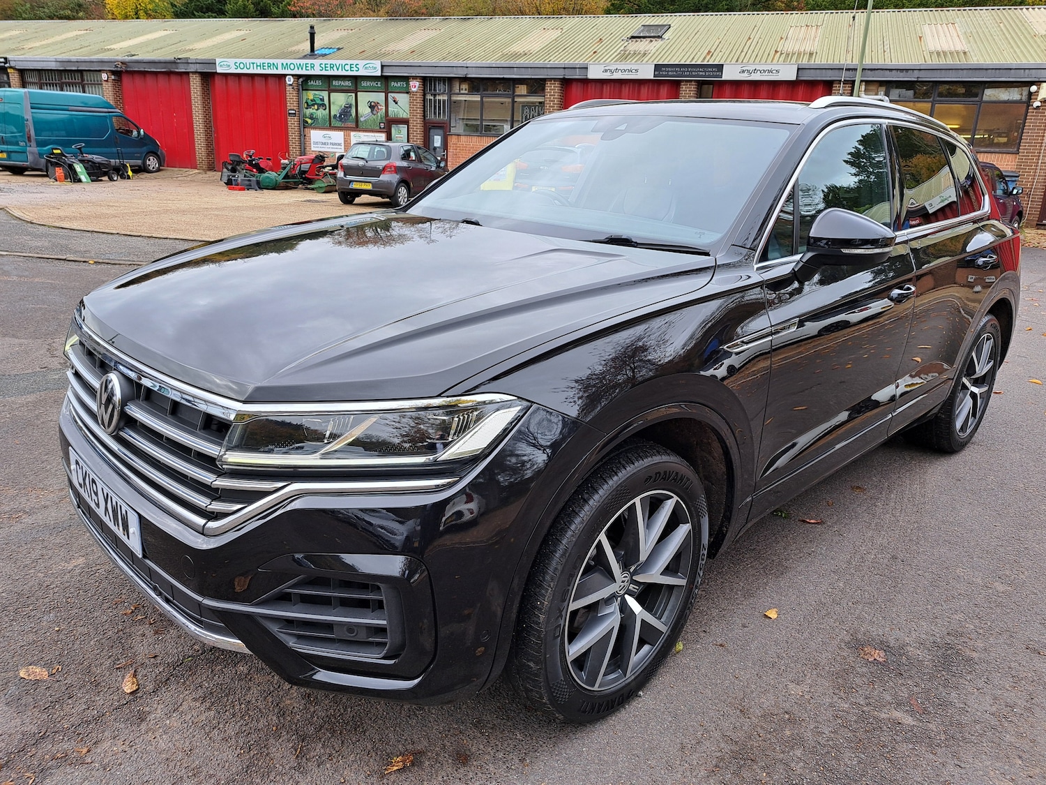 Used Volkswagen Touareg 2019 for sale - 76369045: Photo 1