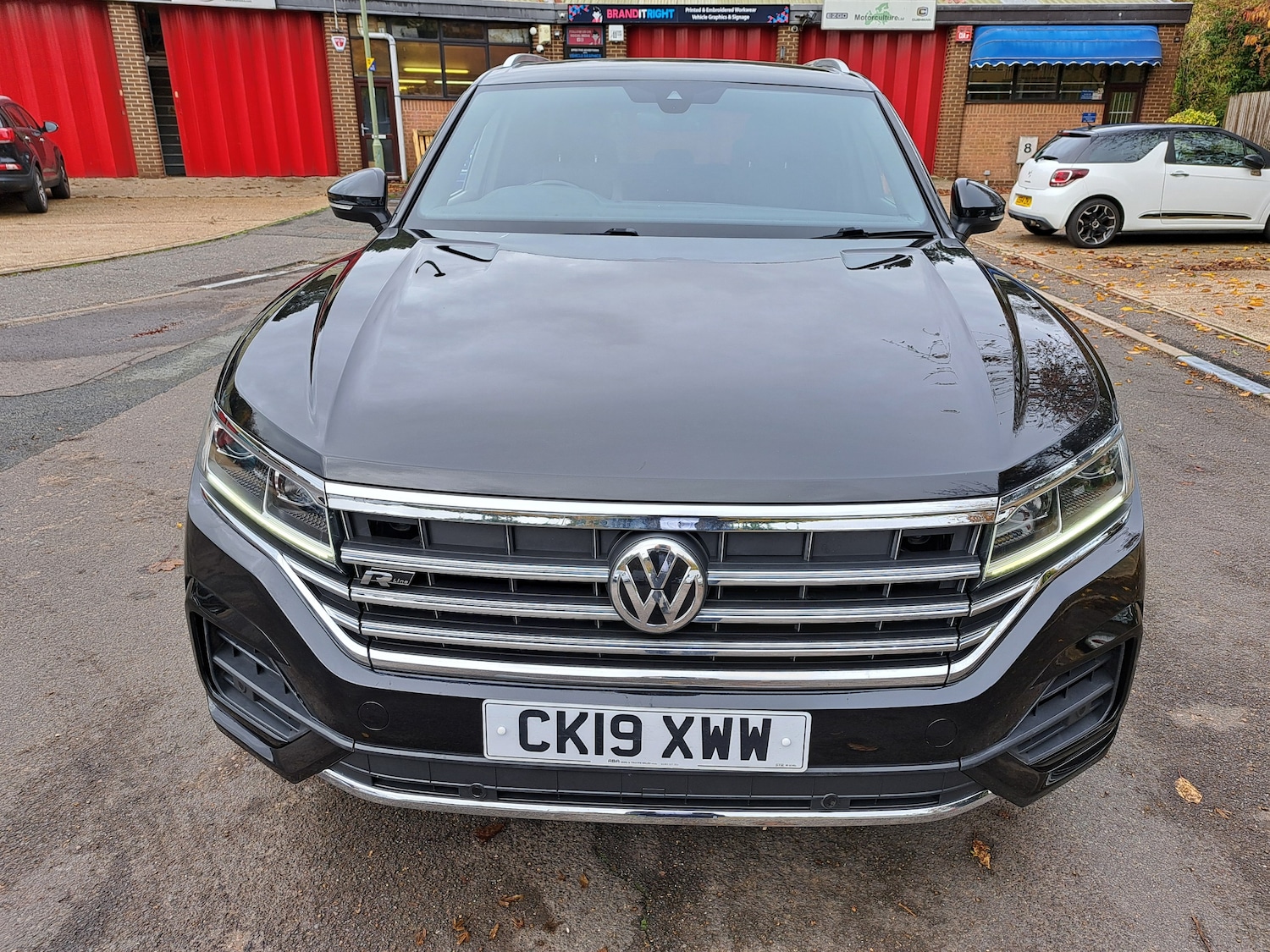Used Volkswagen Touareg 2019 for sale - 76369045: Photo 2