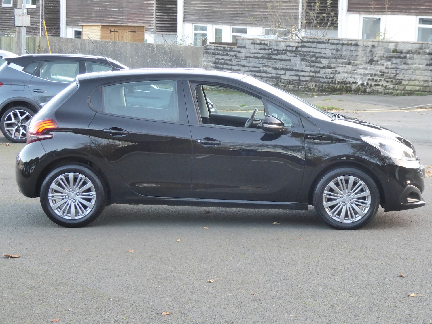 Used Peugeot 208 2018 for sale - 76605867: Photo 6