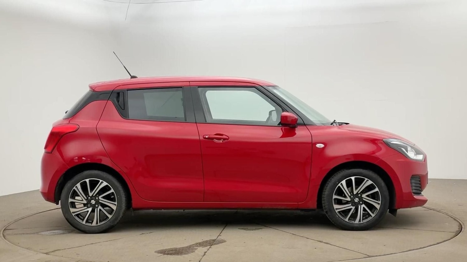 Used Suzuki Swift 2023 for sale - 78168902: Photo 3